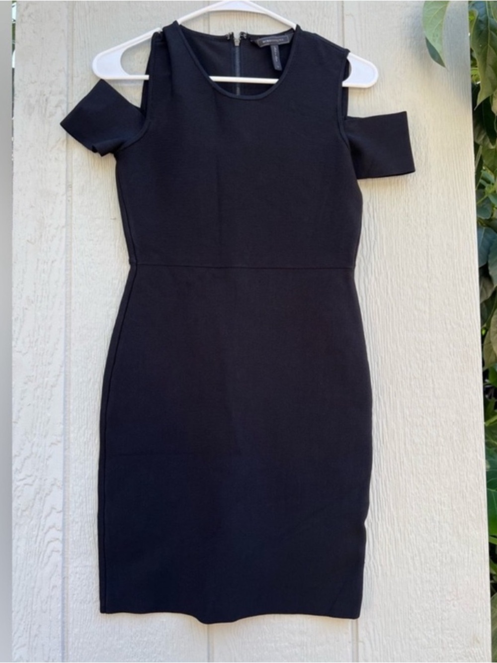 Bcbgmaxazria cold shoulder bodycon dress